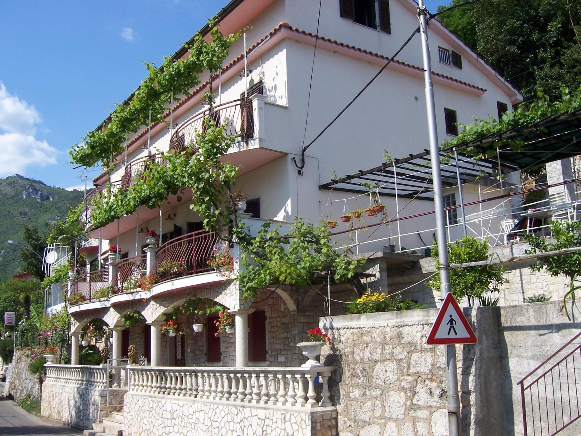 Apartments And Rooms Deskovic Mošćenička Draga Extérieur photo